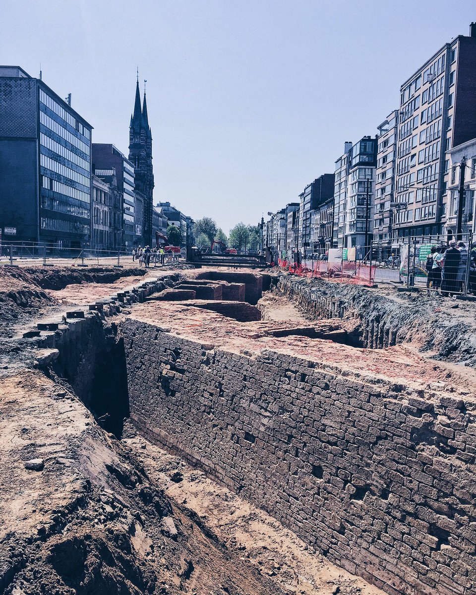 AliceVMeerbeeck's tweet photo. A glimpse on the 16th century: Antwerp revealing its ancient Spanish city walls! @Stad_Antwerpen https://t.co/3fR01m7Ej4