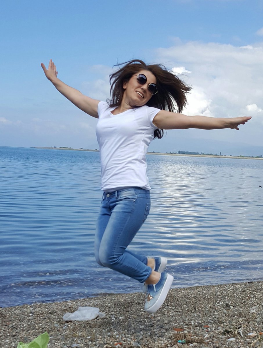 c052df867bc44fa's tweet photo. Hayat  yaşamaya değer  😊😉😎 https://t.co/f5D6PUfJuq