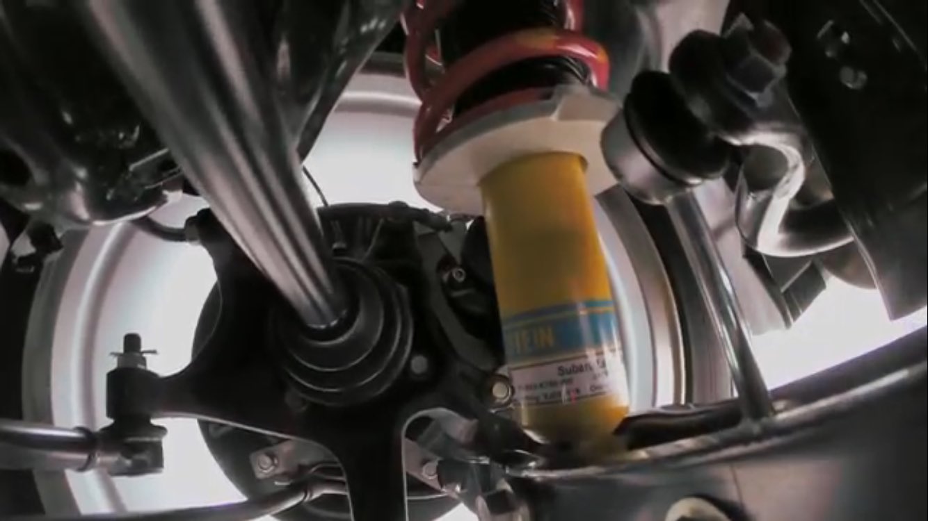 いわっき レヴォーグstiスポーツには S7にも採用されたビルシュタインの ダンプマチック を採用 微低速域ではまずコンフォートバルブが滑らかに動き 速度が上がるにつれてメインバルブが働くという機構を持つ乗り心地も素晴らしいダンパーだ