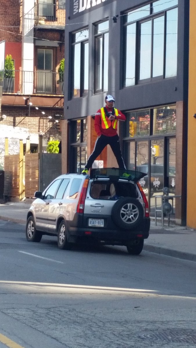 jasonvurma's tweet photo. Staying on top of my work and enjoying the view. #SL10K Toronto https://t.co/jykOWIqdFs