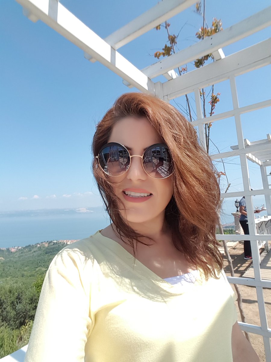 c052df867bc44fa's tweet photo. Ben  yine  herzaman ki  gibi  süper  hissediyorum 😍😊😉 https://t.co/dXKxqwZ9PX
