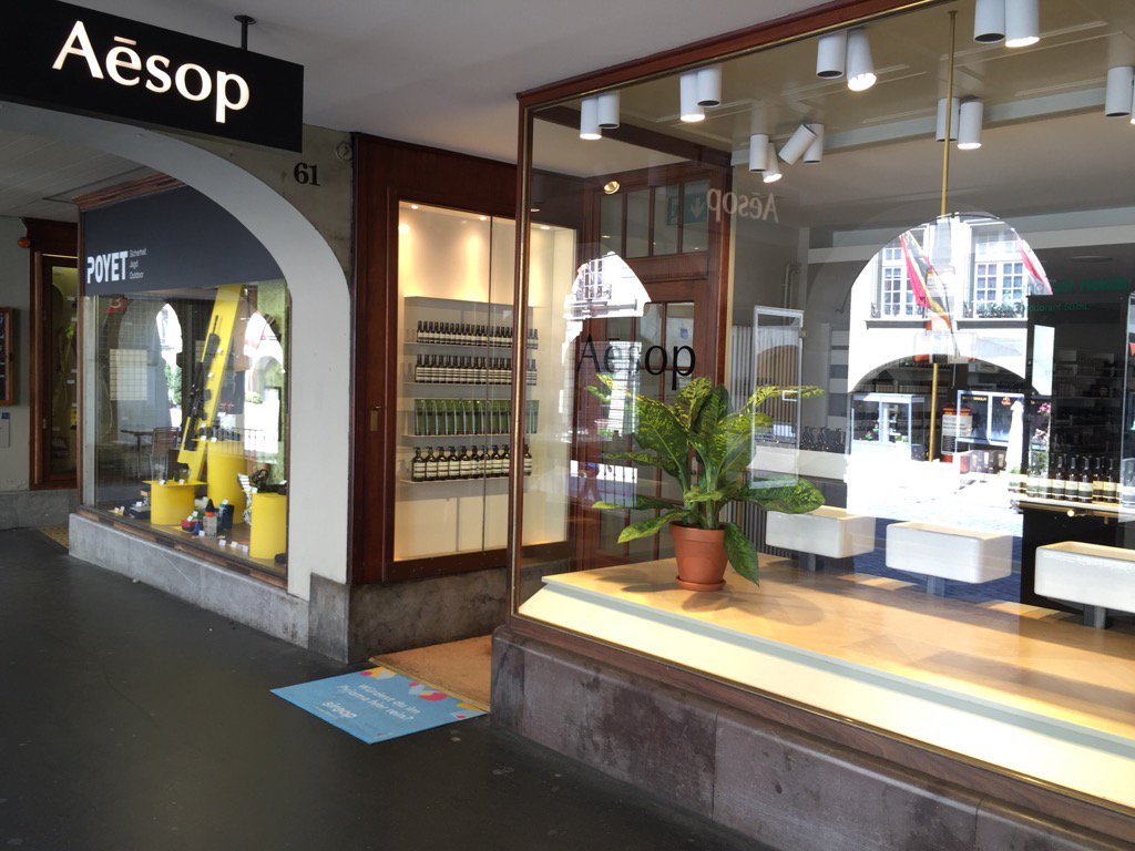 LilianPracho's tweet photo. Von Australien in die Schweiz zu siroop. #whosyourlocal #siroop https://t.co/RIvJFPjnqp