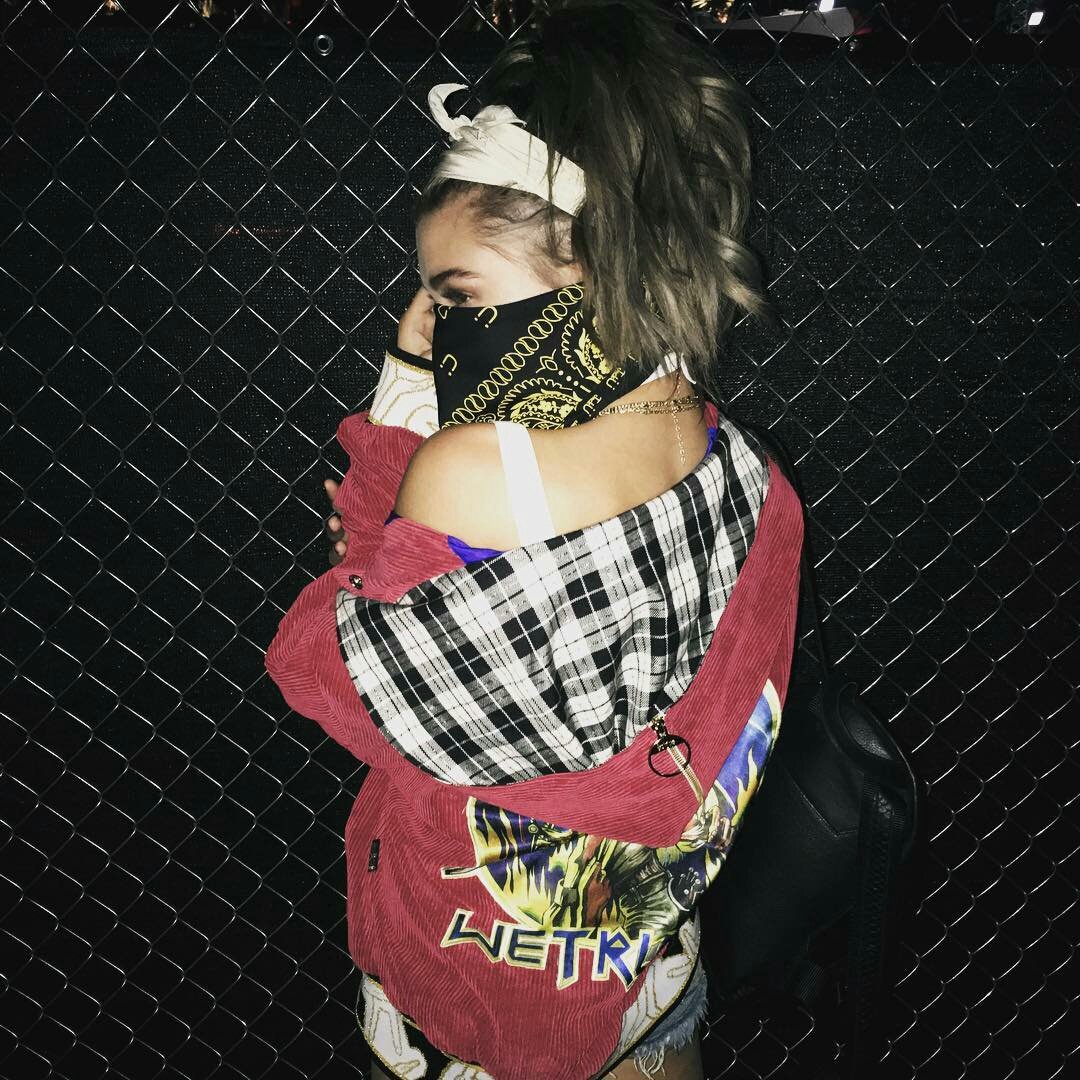 megsdbieber's tweet photo. I'm a gangster https://t.co/vzofwduJun