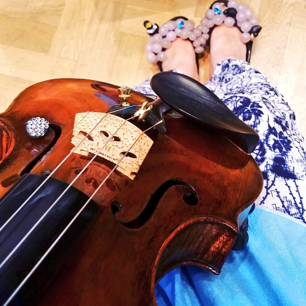 The kids I'm coaching are amused by my footwear today <a href="/londonsymphony/">London Symphony Orchestra</a> <a href="/lsostlukes/">LSO St Luke's</a> <a href="/Luxitune/">Luxitune</a> <a href="/wmutes/">wmutes</a>