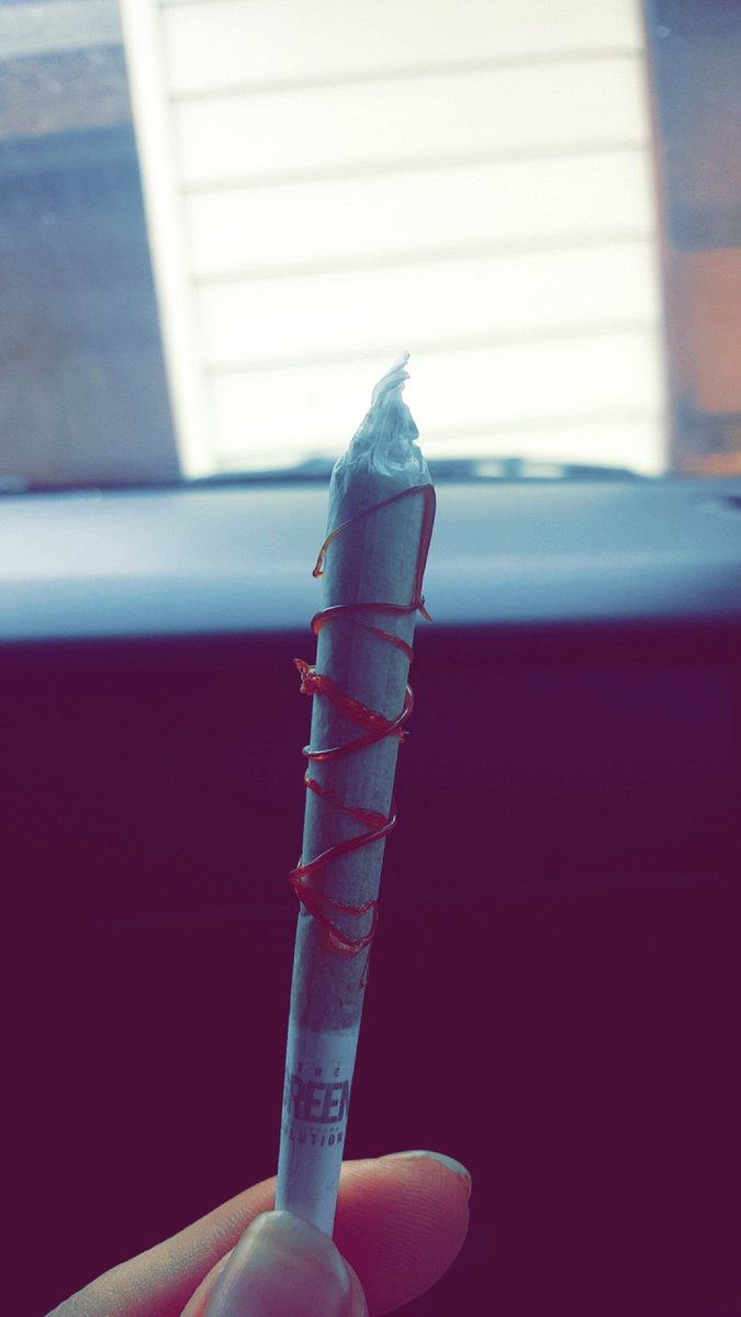 captin_colorado's tweet photo. Am still high from this. And this was yesterday lol. #wakinguphigh #goodmorning #fuckyouifyoudonthaveagoodmorning https://t.co/GpI3RtmD1Q