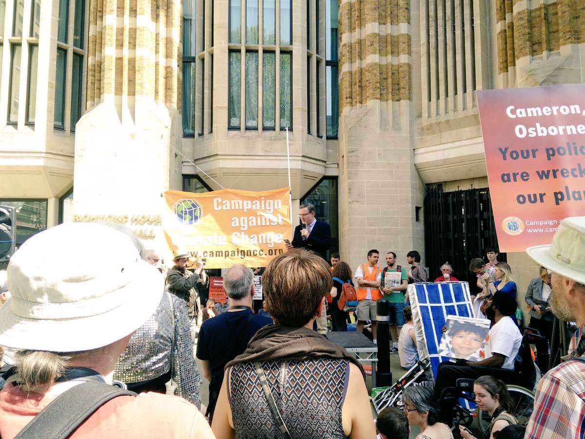 BarryGardiner's tweet photo. "We may have been marching backwards down Whitehall, but they're the ones who don't know where they're going" https://t.co/gVUf1HODH0