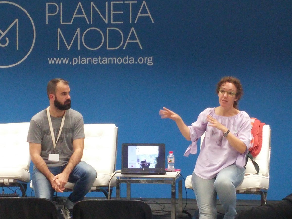 EcoEstiloEs's tweet photo. Aprender a exigir pruebas de sostenibilidad desde el poder del consumidor @WonderlandFC #ModaSOStenible @BioCultura https://t.co/7zZgvtU0Ml