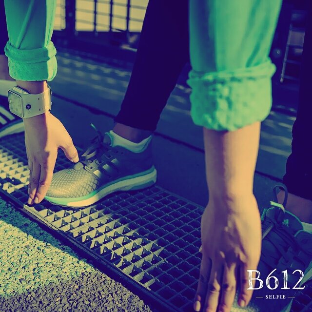 jojoya1642's tweet photo. When looking down makes you smile every time 😉

Stretching'it Out https://t.co/j9oDd4l8LF