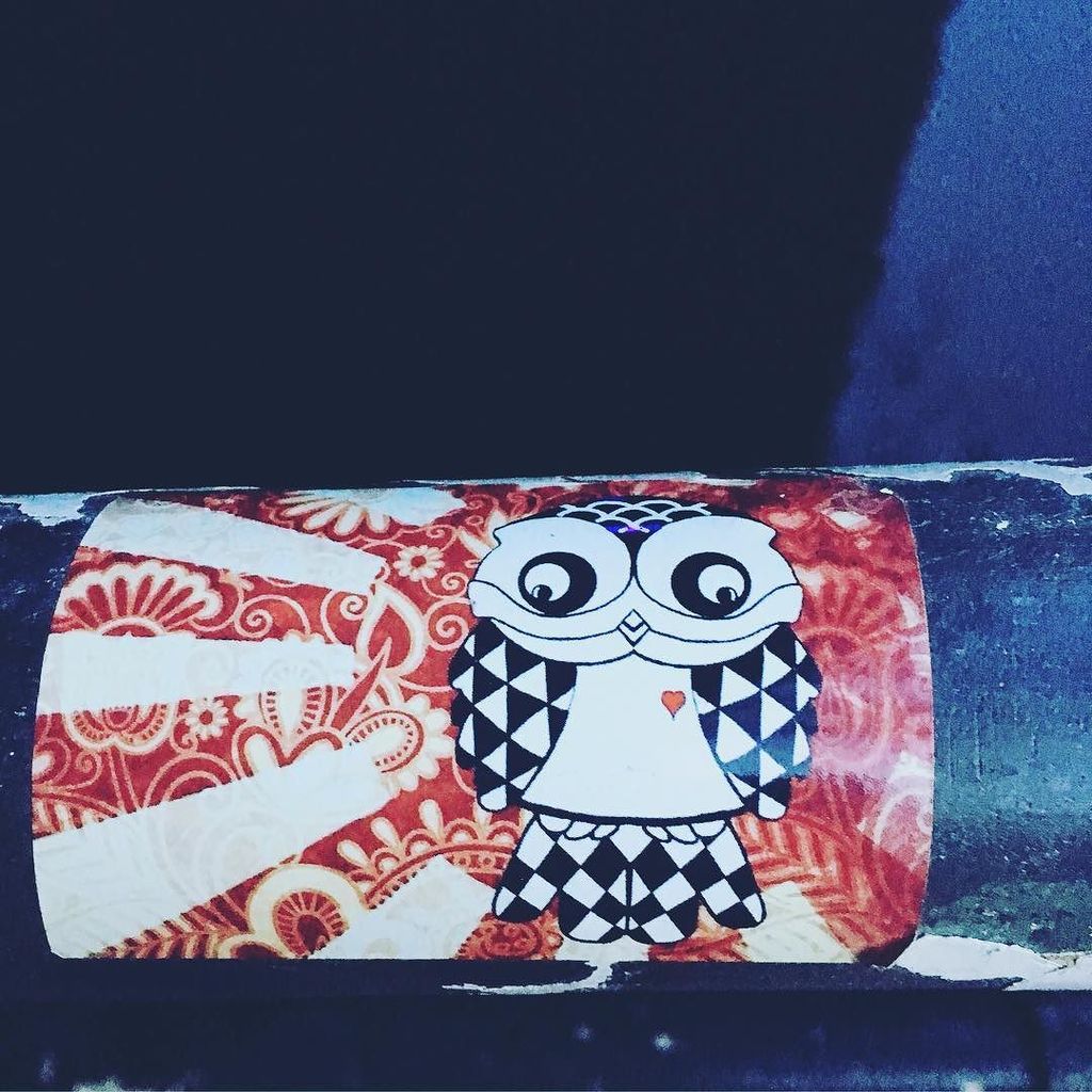 StArtEverywhere's tweet photo. #Streetart #streetartist #stickerart by @dymagate #dymagateowl #dymagateowls #stickerlover #streetphotography #stre… https://t.co/EBYqNatglC