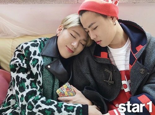 BlockBFanBE's tweet image. Ils adorent dormir n'importe ou😂😂💛🐝