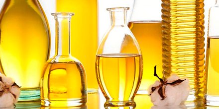 MacsLondon's tweet photo. Don’t be afraid of #beautyoils! They're the answer to most #beautyproblems https://t.co/vm6wTHQDsI https://t.co/9yUJyFKN02