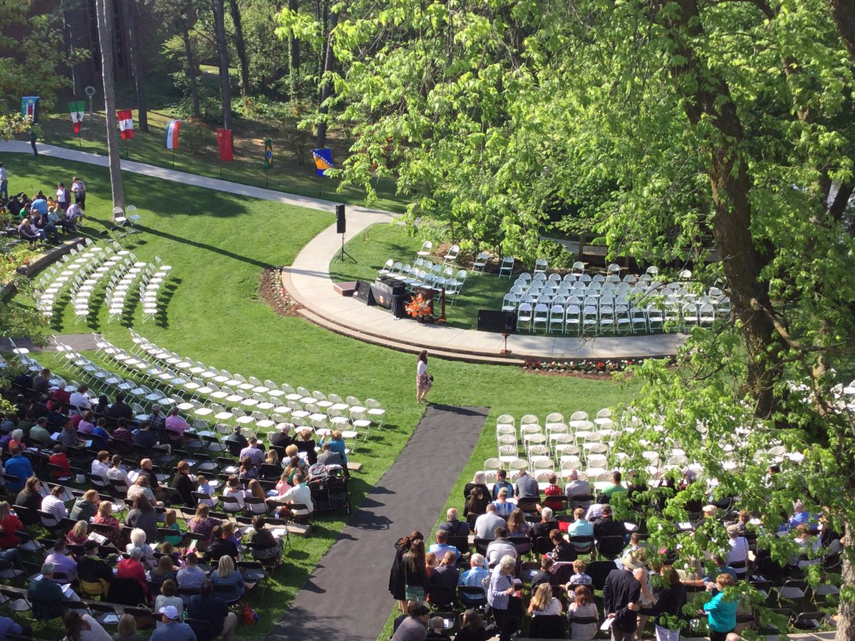 DoaneUniversity's tweet photo. We're 15 minutes away from our morning Commencement for the #DoaneClassof2016! Beautiful day in Crete. βοΈπ
#GoDoane https://t.co/mLGdV0XktE