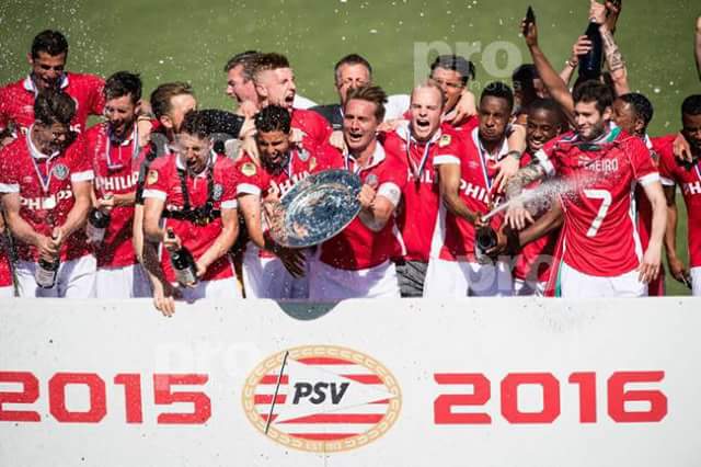 sambaars8's tweet photo. KEITROTS OP ONS @PSV!!!! https://t.co/ttbf412Loo