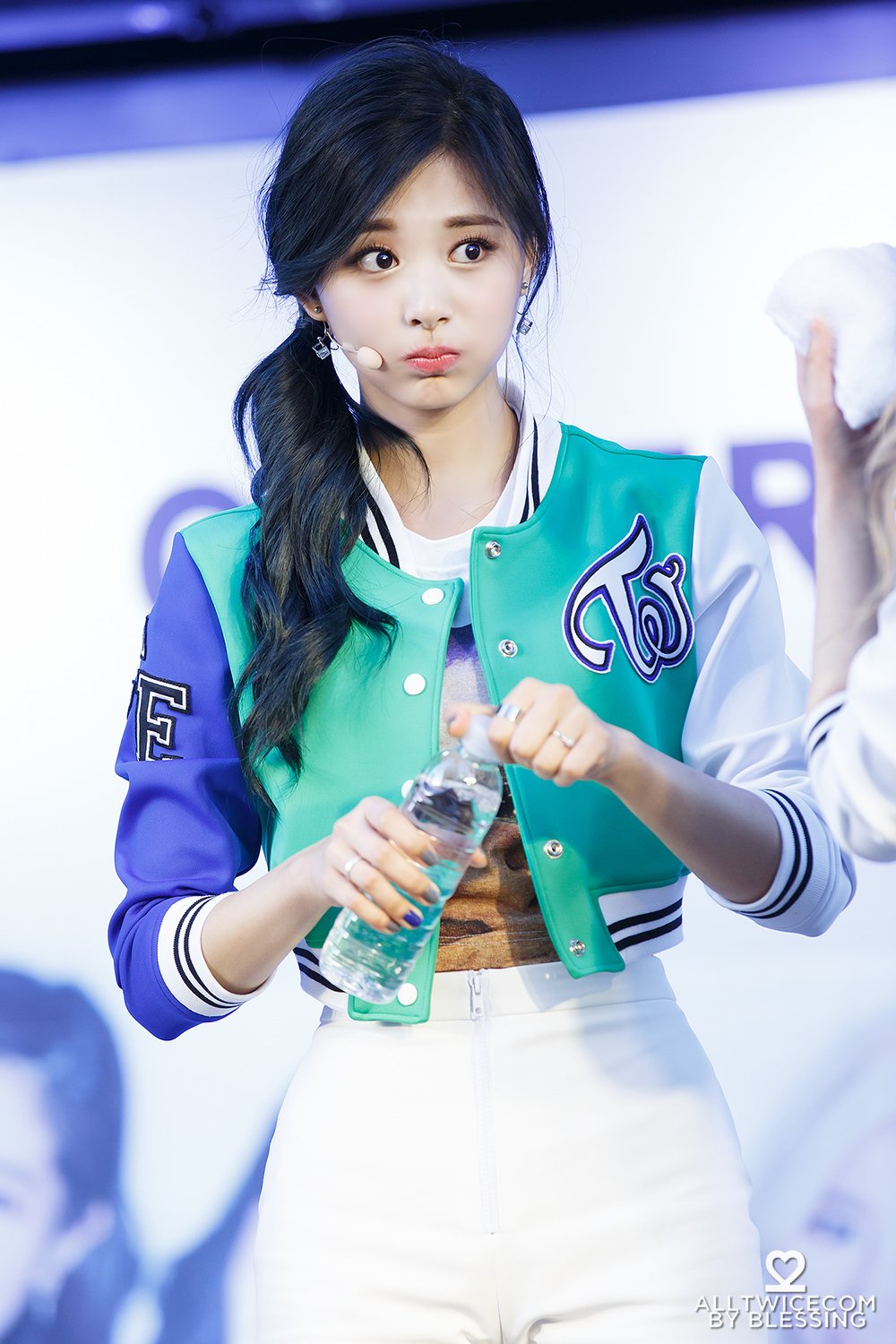 Ch8V-vDVAAAJbbR.jpg:large