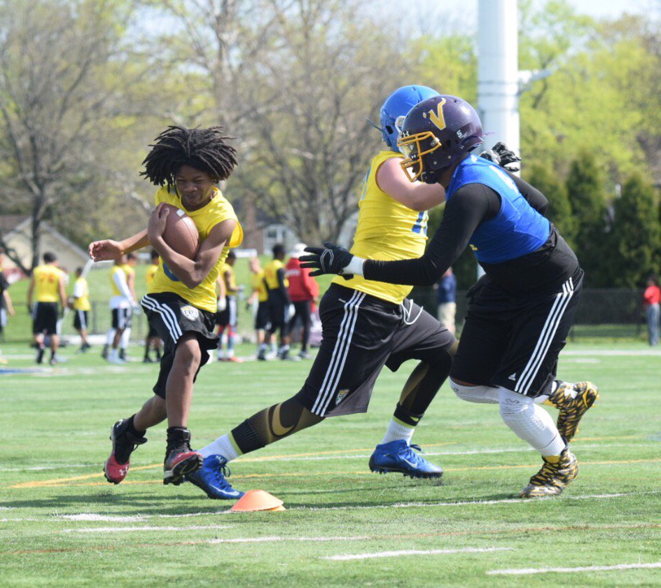 FBUcamp's tweet photo. First to put in the work, first off the line.
#WelcomeToTheWork #FBUChicago https://t.co/H0oDmcuito