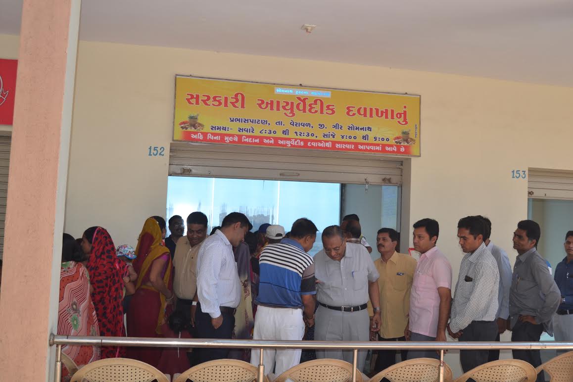 DeshGujarat's tweet image. Somnath gets new golf cart for pilgrims and govt Ayurvedic clinic for locals and pilgrims