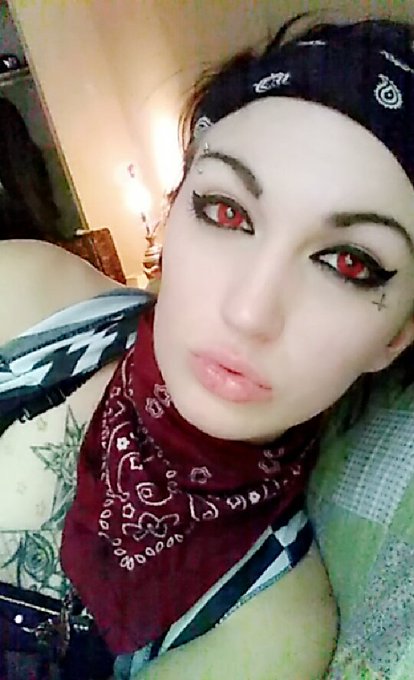 Demon eyes https://t.co/8nITqkcyR8<a href="/tag/eyes"class="tags"><span>#eyes</span></a><a href="/tag/blonde"class="tags"><span>#blonde</span></a><a href="/tag/tattoos"class="tags"><span>#tattoos</span></a><a href="/tag/piercings"class="tags"><span>#piercings</span></a><a href="/tag/alanarains"class="tags"><span>#alanarains</span></a>