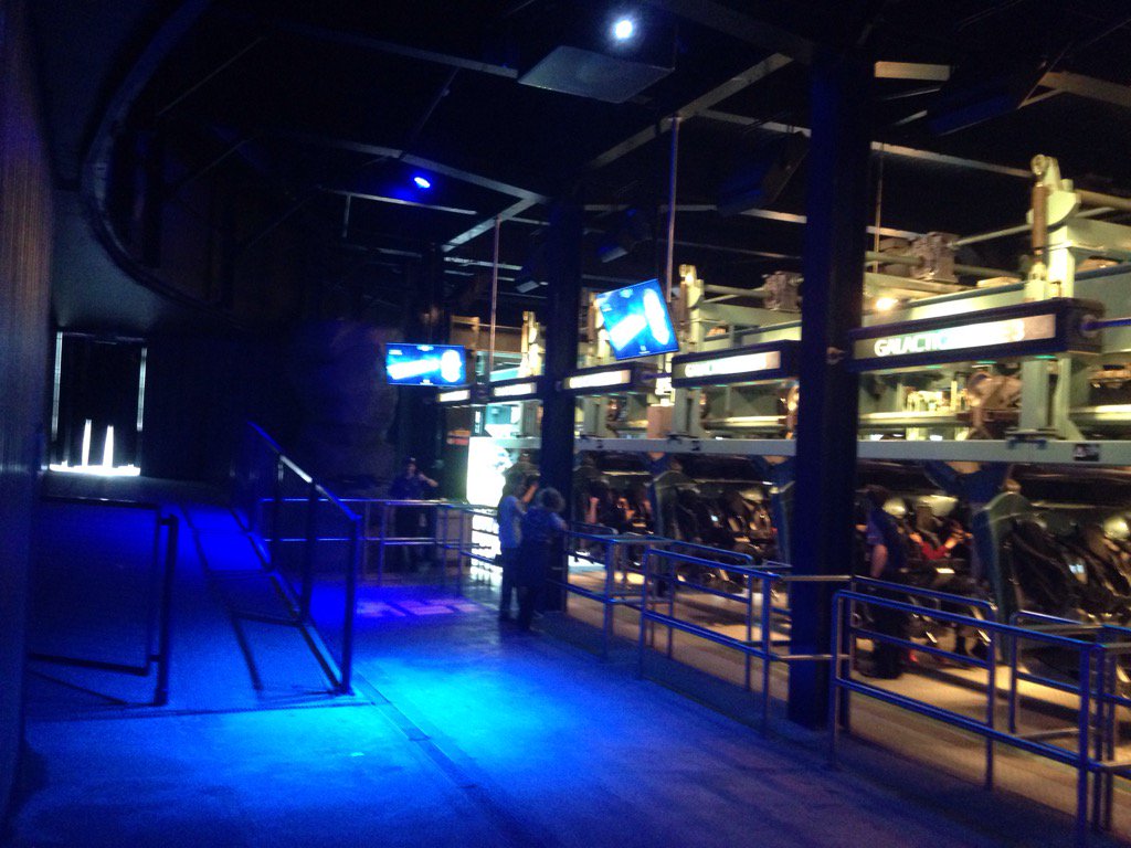 ThemeParkWW's tweet photo. #Galactica currently has no queue at all! Have you experienced the virtual reality experience yet? #AltonTowers https://t.co/j6sj9d6pD8