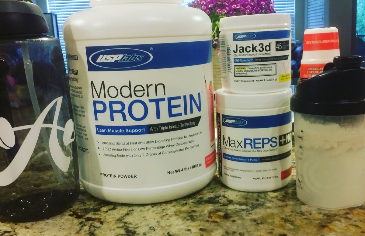 GibbSquared's tweet photo. Today's #PreWorkout choice. #MaxREPS #Jack3d stk &amp; #ModernProtien strawberry! #AlwaysBeFlexing @USPlabs @kolaughlin https://t.co/0pMHaofOce
