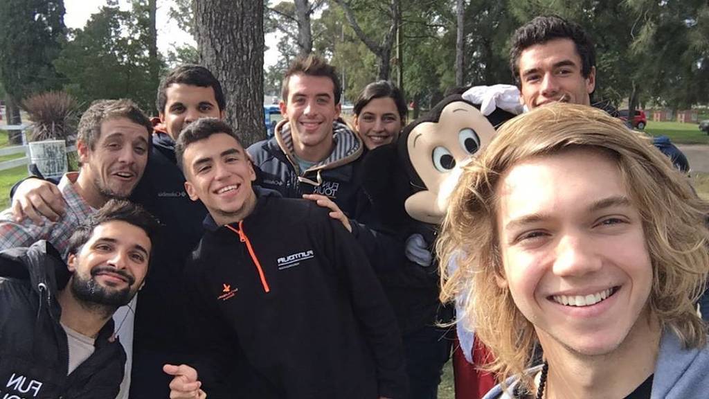 funtourviajes's tweet photo. ¡@francomasini y nuestro #Staff en la Reunión de Integración #Disney16!

#DeAyer #Disney✈❤
#ItsTimeToFuntour #ItsTi… https://t.co/07RluSuITQ
