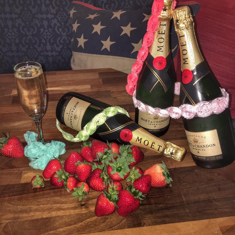 American_Social's tweet photo. All Mom's will receive a complimentary glass of @MoetUSA, a flower crown &amp; be entered into a raffle for a massage! https://t.co/CeGlKD84fY
