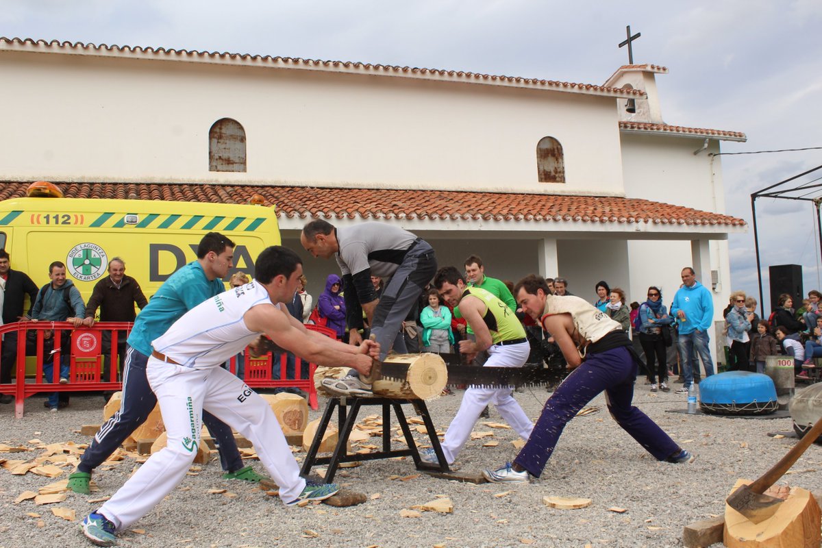 txintxarrieus's tweet photo. Erromeria igande haizetsua #lasarteoria #Azkorte @TtakunKE https://t.co/8t4xafSZ6w https://t.co/z4Zo0m8aMc