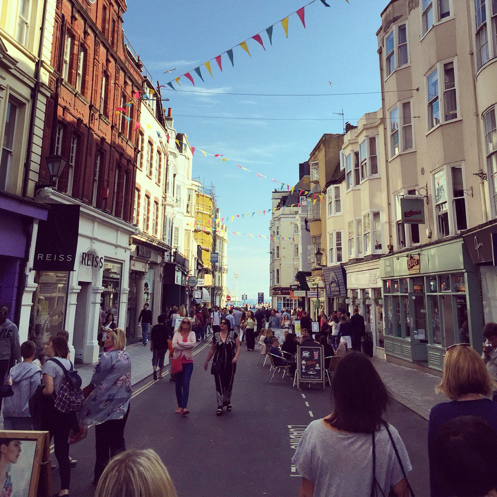 ChrisE_Bwer's tweet photo. Summers arrived early #Brighton #enjoyitwhileitlasts https://t.co/OhGTdsHRuN