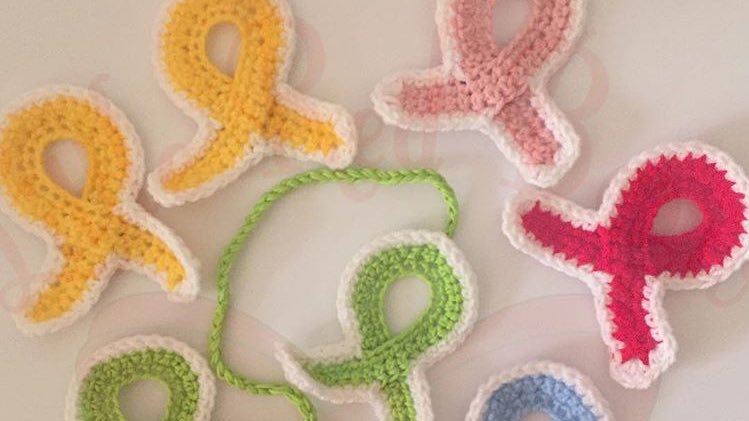DuniiaM's tweet photo. Get your hand-knitted #Cancer #SupportRibbons from https://t.co/A3y65aYPyv 
#CancerSucks &amp; support your hero https://t.co/dVi4pGbM4x