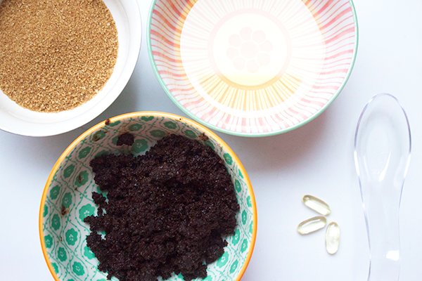 laplumadeadris's tweet photo. Hoy es #domingodeSPA así que aquí una receta para tener piel suavecita! #productocasero
https://t.co/h64hhHAeCH https://t.co/OS7EFM7NPs