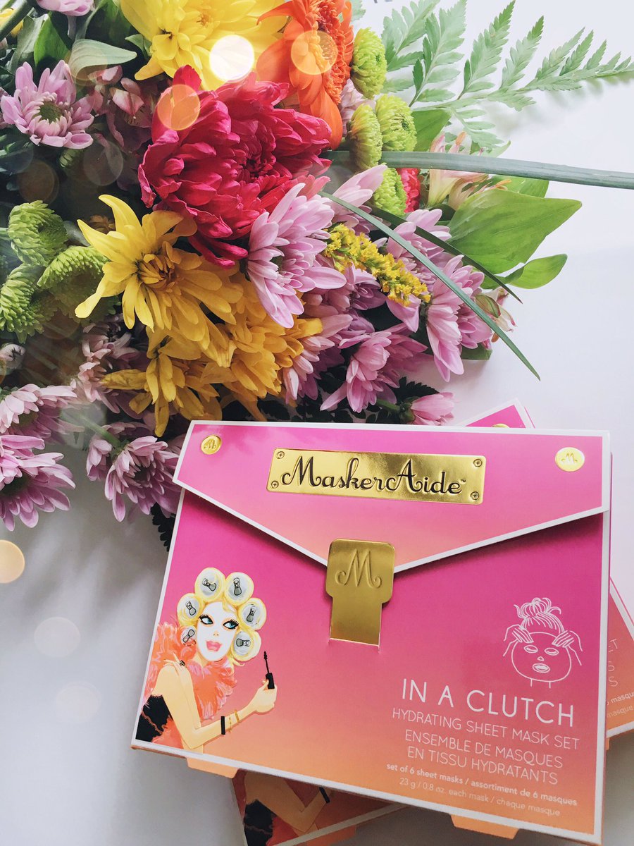 Spring Blooms &amp; our new "IN A CLUTCH" Hydrating Facial Sheet Mask Set is the perfect way to tell MOM 'I ❤️ YOU'!