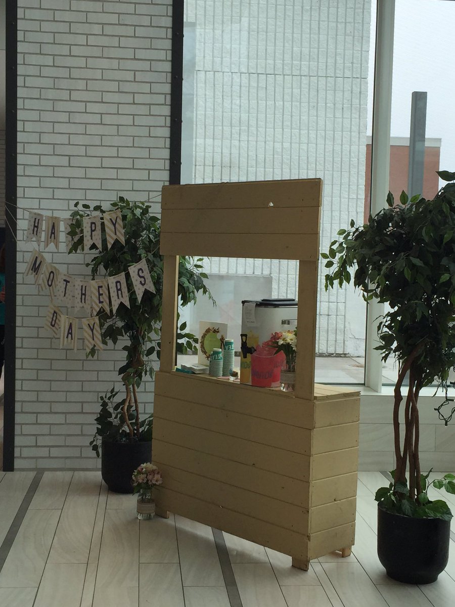 shopHSC's tweet photo. Sample some lovely @DAVIDsTEA today at #HSCTerrace! https://t.co/pASuYRVJzC