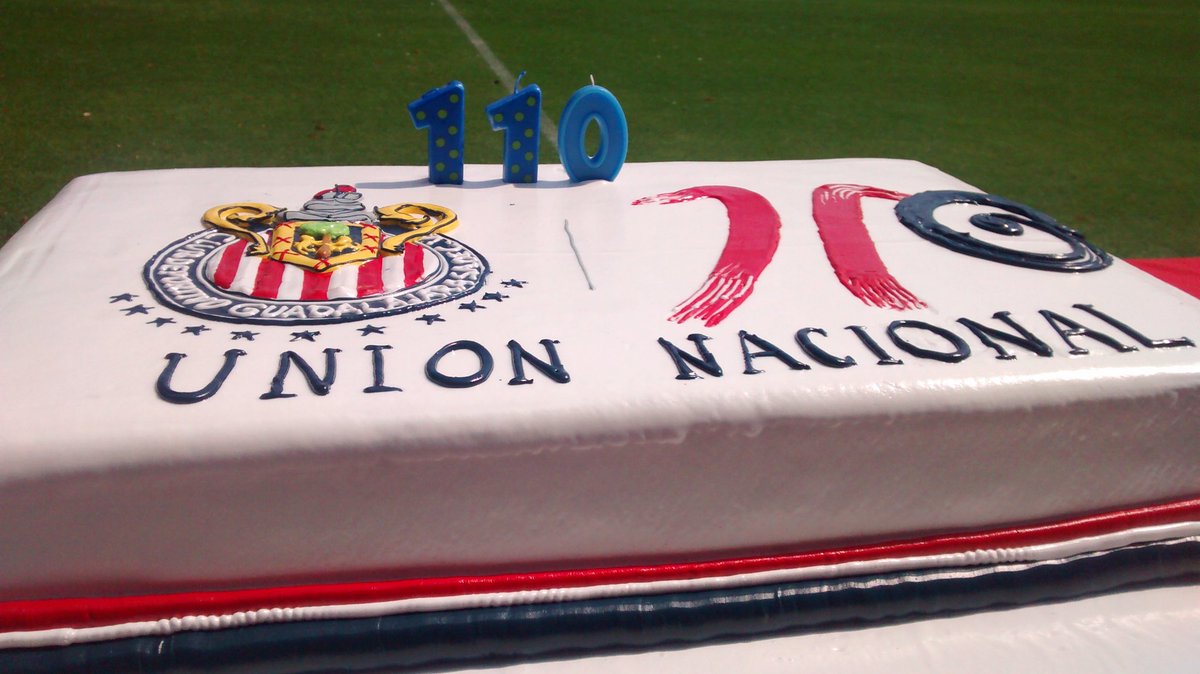 El pastel de cumpleaños de Chivas | Javier Robles | Scoopnest