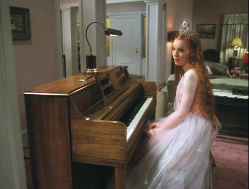 ট ইট র Morigold 映画音楽物書き ツイン ピークス 8章のエンドクレジットでアリシア ウィットが弾いていたピアノ曲が シーズン2のサントラに入ってます アルバム5曲目 吹き替え なしでちゃんとアリシア嬢本人が弾いてるらしい ツインピークス