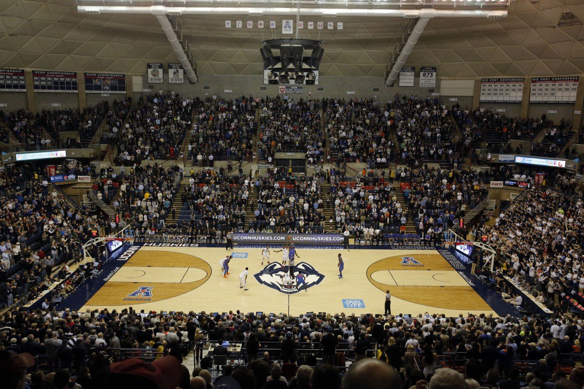 Best College Basketball Arena • ROUND OF 32 • RT ~ Iowa State Fav ~ UConn