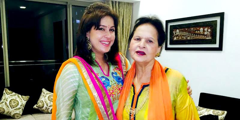 Heeta4SSBS's tweet photo. "@herstoryYS: The life she dreamt for us
https://t.co/JWAuSwl29h
by @amritaraichand #mothersday https://t.co/WH3LClQeRH"

Heart touching!