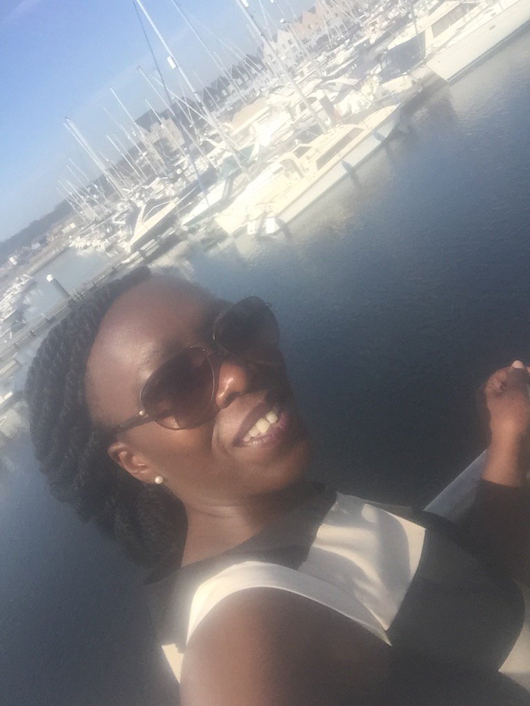 LeahAsante's tweet photo. #Maritime #SummerTime #NewGlasses #BottegaVeneta #BecauseImClassy 😬 https://t.co/ETyuX0H7kQ