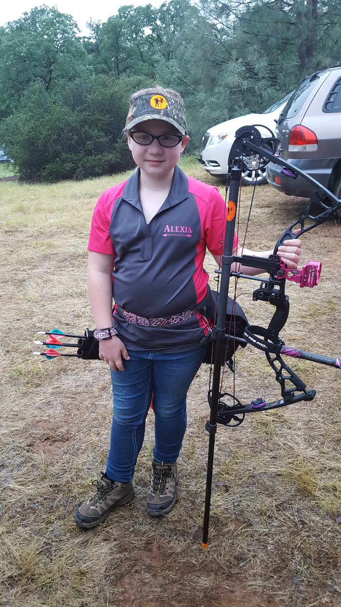 ArcherAlexia's tweet photo. Ready for Day 3 in Redding. I am currently 2nd for the Straight Arrow and 4th for the NFAA. https://t.co/HVq4ua45B6