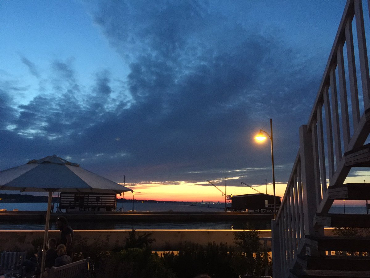 Princiflavia's tweet photo. Tramonto https://t.co/vgyoXJgFBt