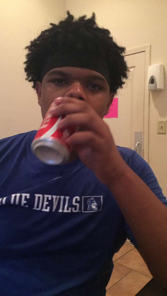 hollie_noellee's tweet image. a best friend appreciation post 😂😂 #thankgodhedoesnthavetwitter #idbedead 💀😂❤️