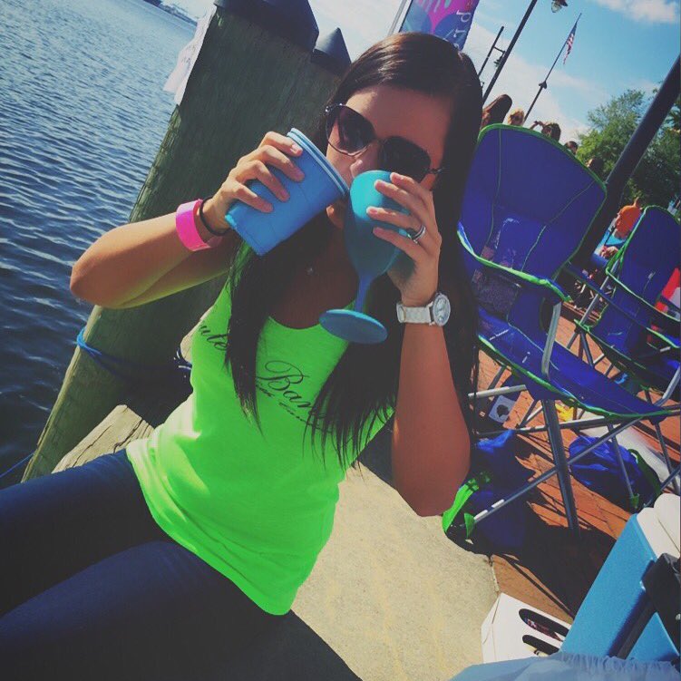 _cparker_'s tweet photo. 🍺🍷 https://t.co/3IEmbstoO3
