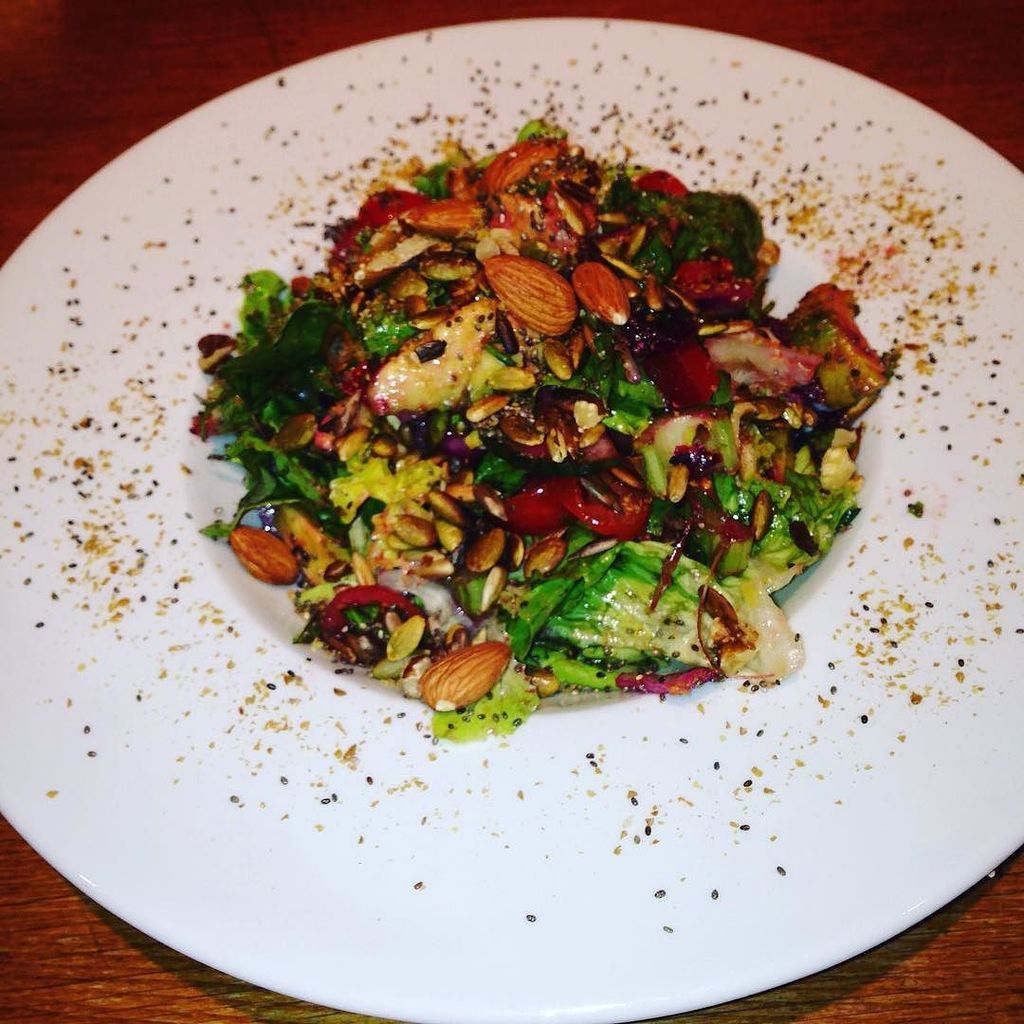 UltraVaganza's tweet photo. #vegetariansalad #avocado #almonds #seeds #nuts #magicmatcha #chia #chateauderoussac #boutiquehotel #chateauxoffran… https://t.co/XfdSDyrPz8