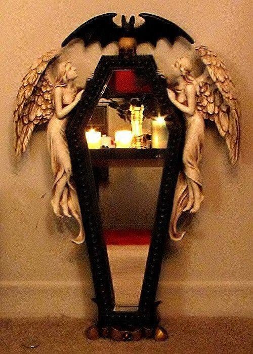 FetishGoth's tweet photo. https://t.co/IcZ3HSXI9J #gothic #Dark #Latex #fetishweekend #Fetish #FetishParty #kink #Domme https://t.co/SYSmXpz33W