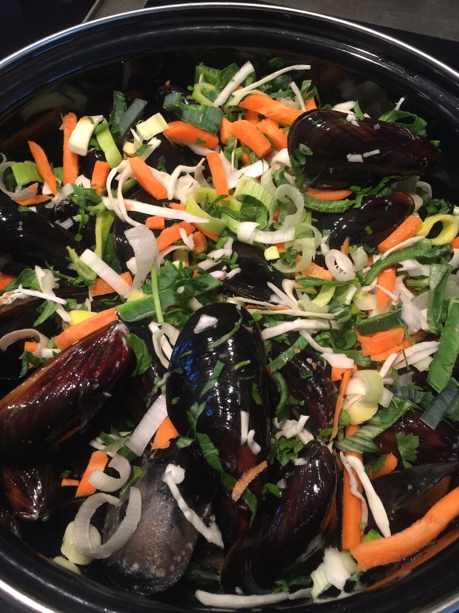 Mussels now hot!