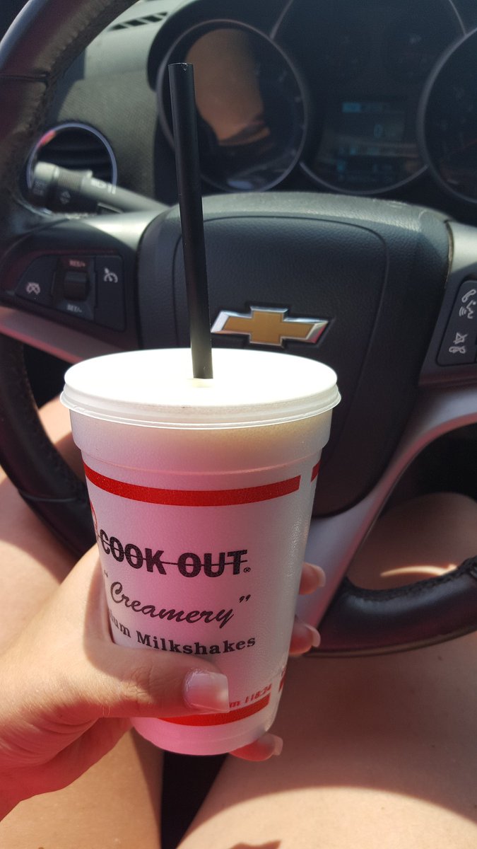 savannahsnow86's tweet photo. Fancy presents/dinner?! Oh no. Fishing, bologna burger and a peach milkshake is what I wanted #MothersDay #MayoLake https://t.co/yYv11QaAof