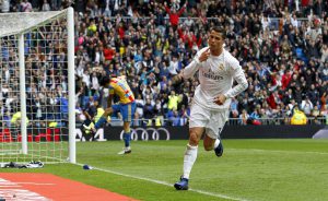 SextoAnillo's tweet photo. Cristiano y Casilla mantienen al Madrid en la lucha por la Liga https://t.co/NvUWiJG2wg… (por@EstefiGmez)#RMAvVCF , https://t.co/gw5K1rlVpc