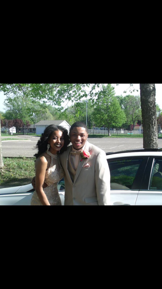 Its_DejaBoo's tweet photo. #Prom2k16 🔥 https://t.co/VE47ivjpRp
