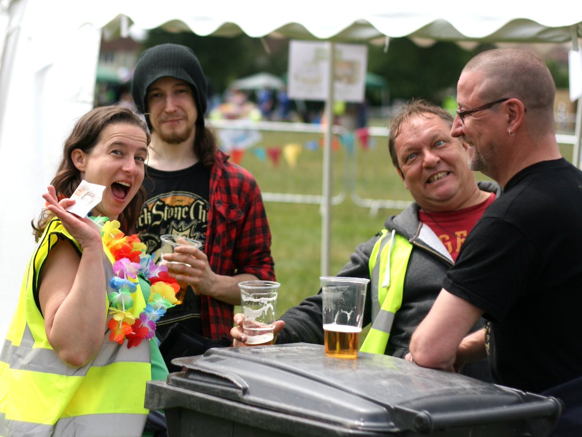 Fancy joining the festival committee or volunteering on the day? goo.gl/forms/bVLgy4Bf…?