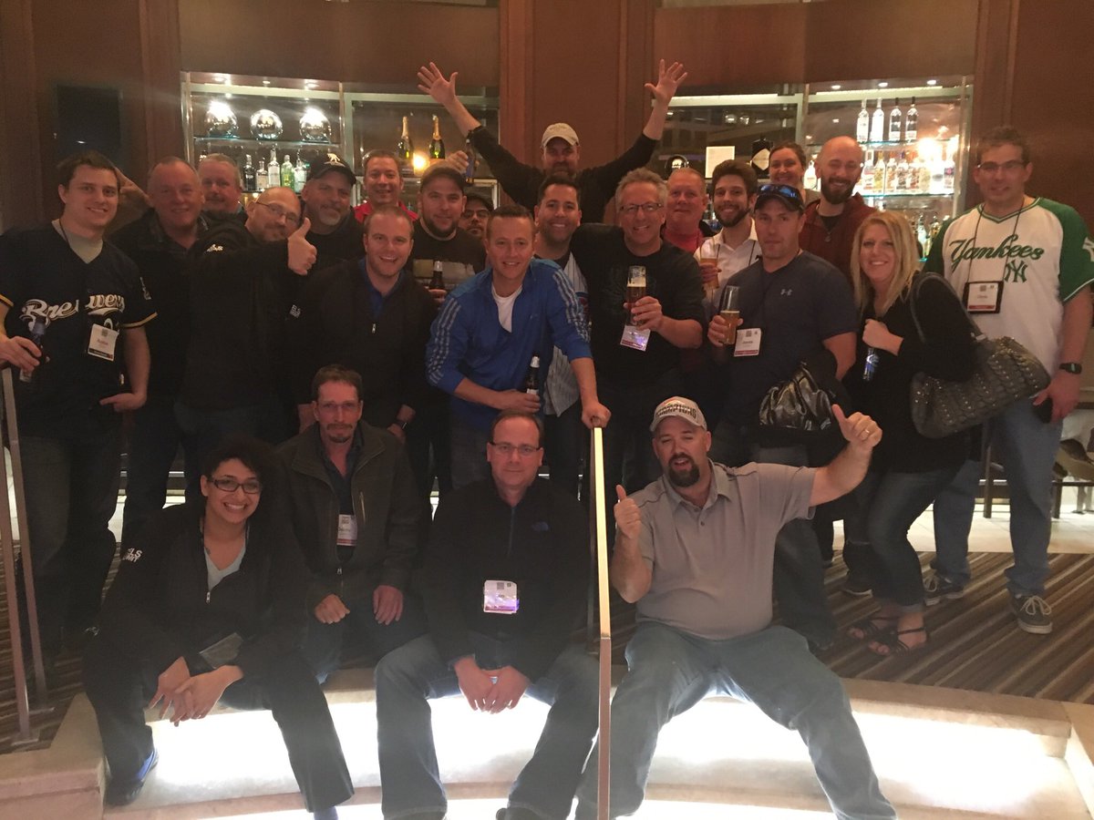 Jack_TELS's tweet photo. #LastFolksStanding #2016TELSSummit #330AM https://t.co/gsBkPq37iB