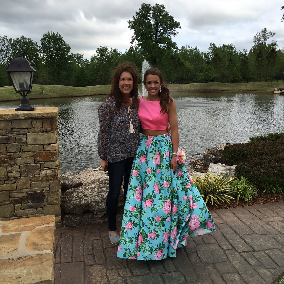 happy Mother's Day to the coolest mom out there💟thanks for always supporting me I love you lots xx