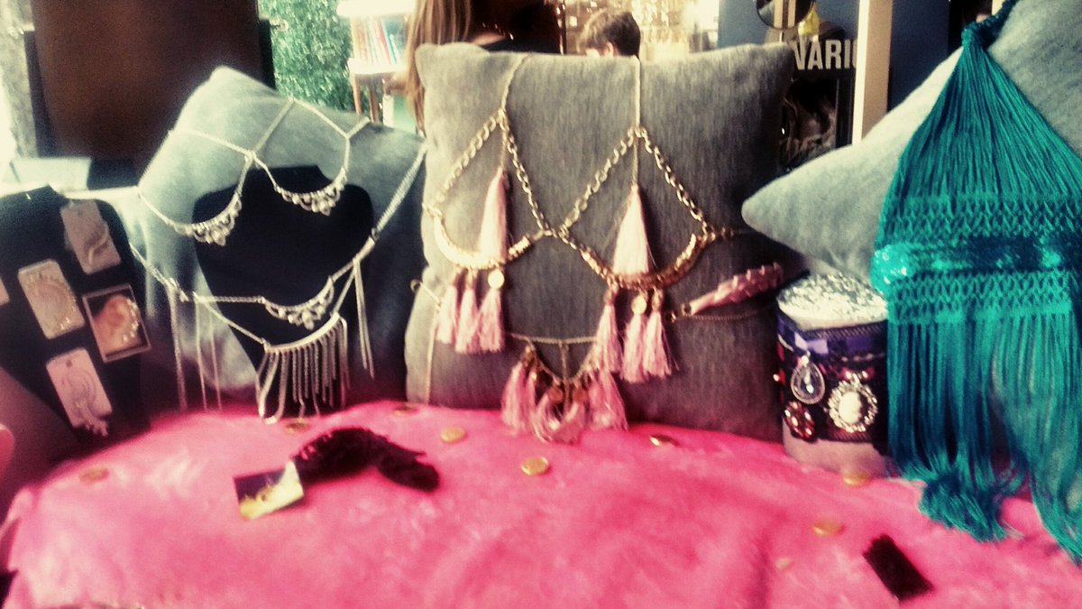 devas_amara's tweet image. Joyeria erotica y joyeria para el cuerpo. Jack Diamond, Casino Luckia calle 82 12-50 3 piso #diadelamadre #lenceria